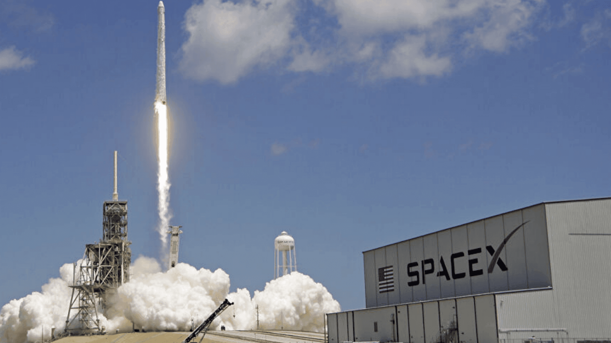 SpaceX: nuevo vuelo del Falcon 9 pone en órbita 143 satélites, 10 forman parte de Starlink.