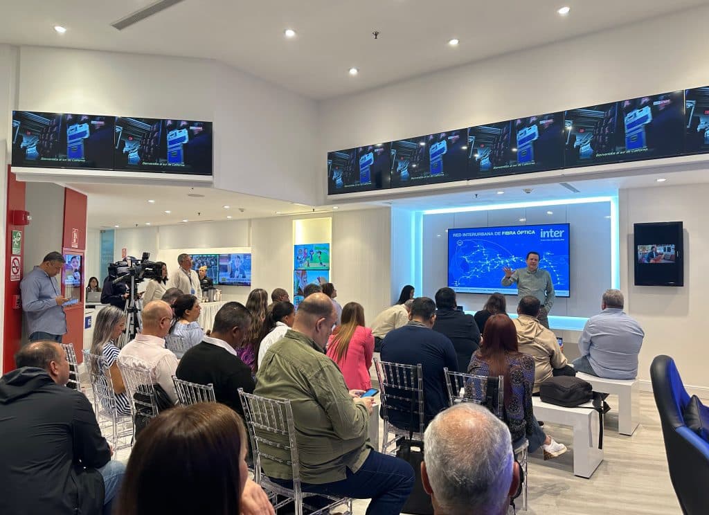 Inter conecta a Venezuela con fibra óptica directa: Un impulso tecnológico para el país