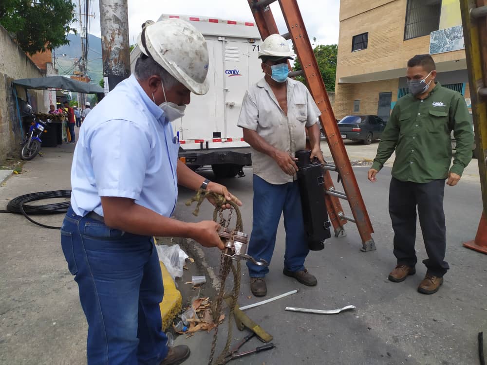Cantv atienden a 1500 suscriptores de Naguanagua con plan especial de resolución de averías