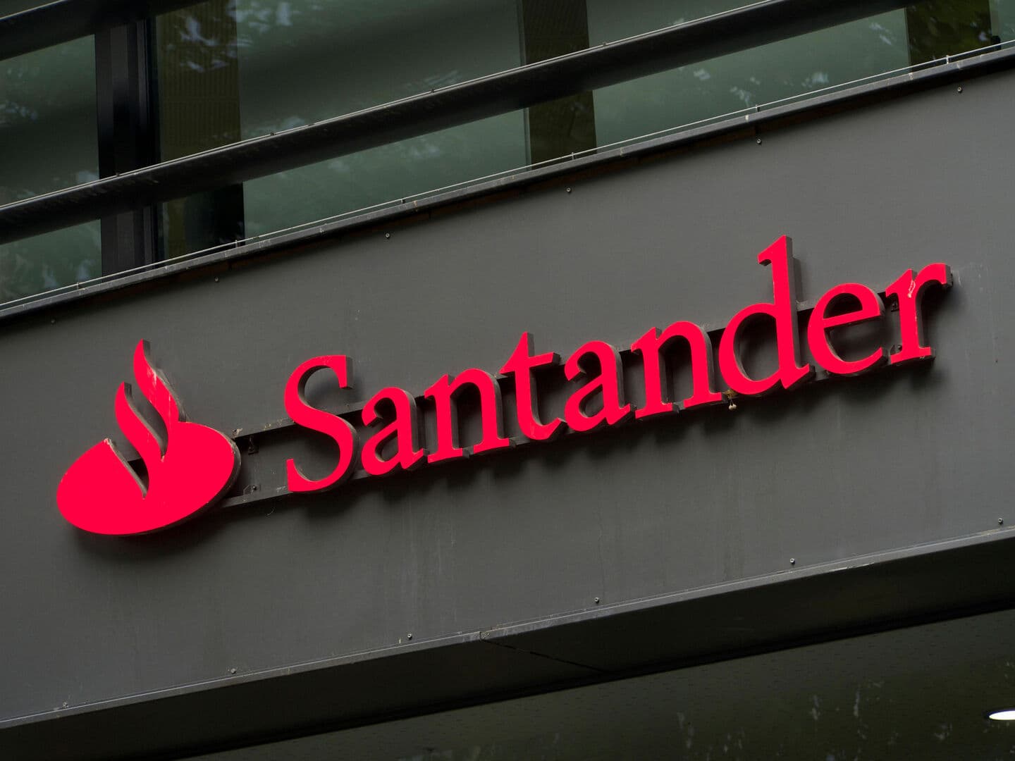 Santander ofrece comercio de Bitcoin y Ethereum a clientes de alto patrimonio en Suiza