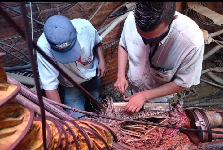 Servicios de Cantv afectados en Cumbres de Curumo – realizan trabajos de restitución