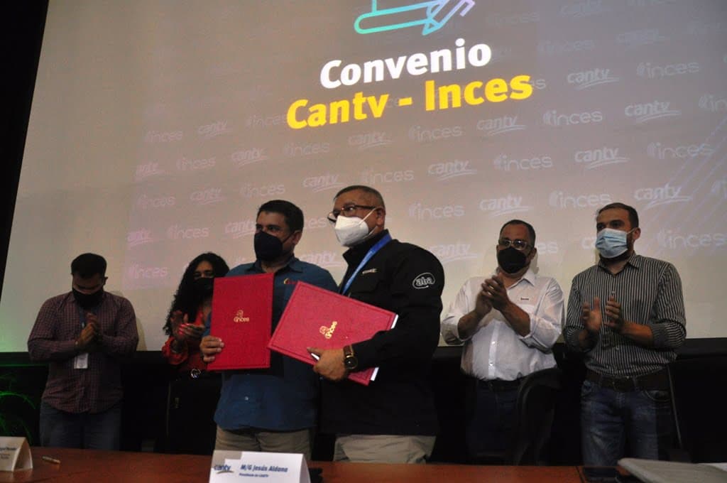 Cantv firma convenio con Inces en materia de telecomunicaciones