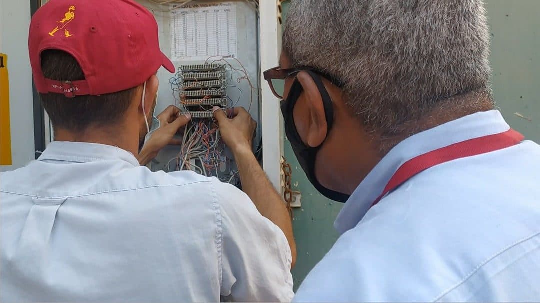 Restablecidos servicios de Cantv a 510 suscriptores de La Guaira