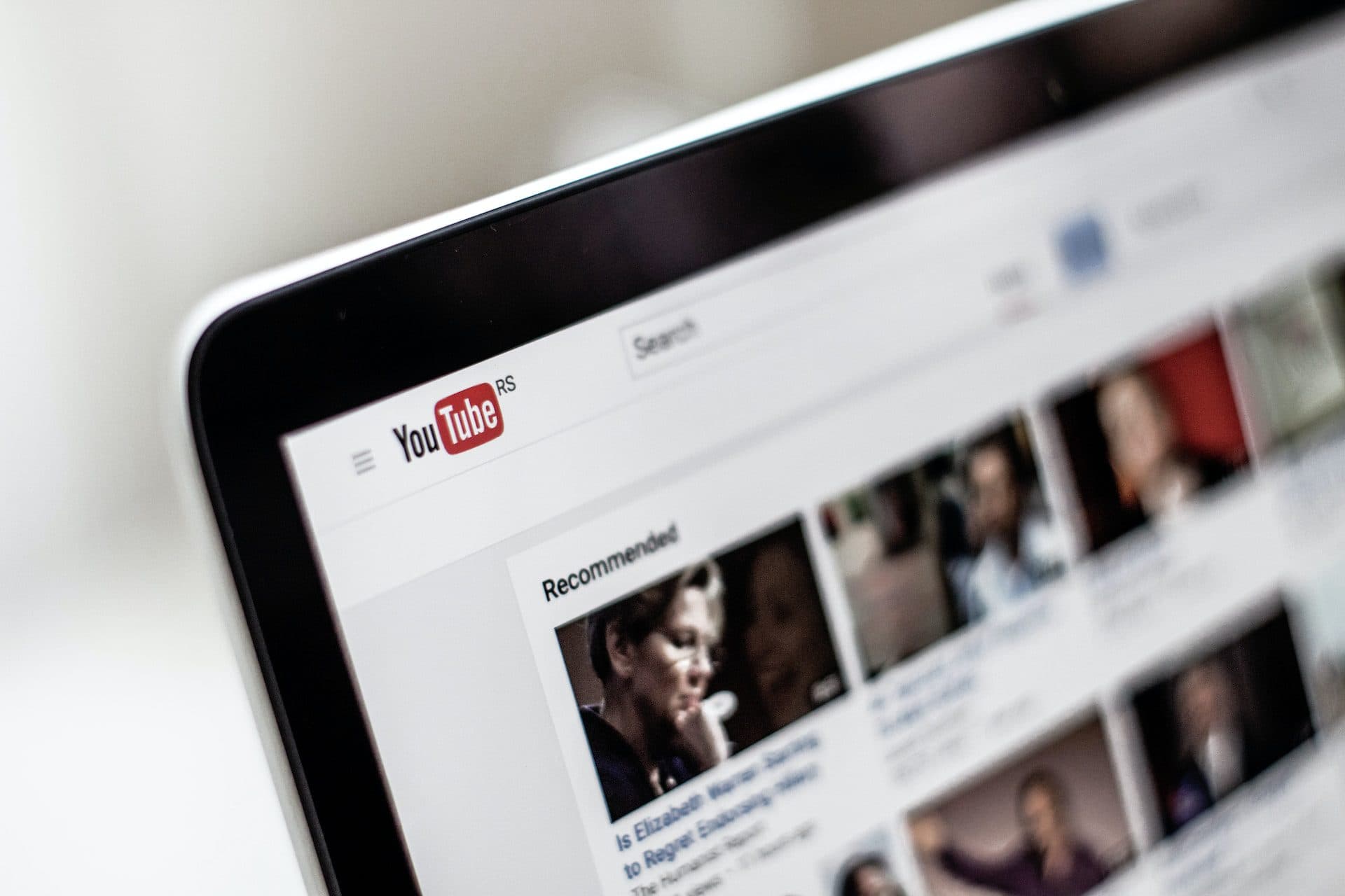 YouTube y Aloud: potencian el doblaje impulsado con inteligencia artificial
