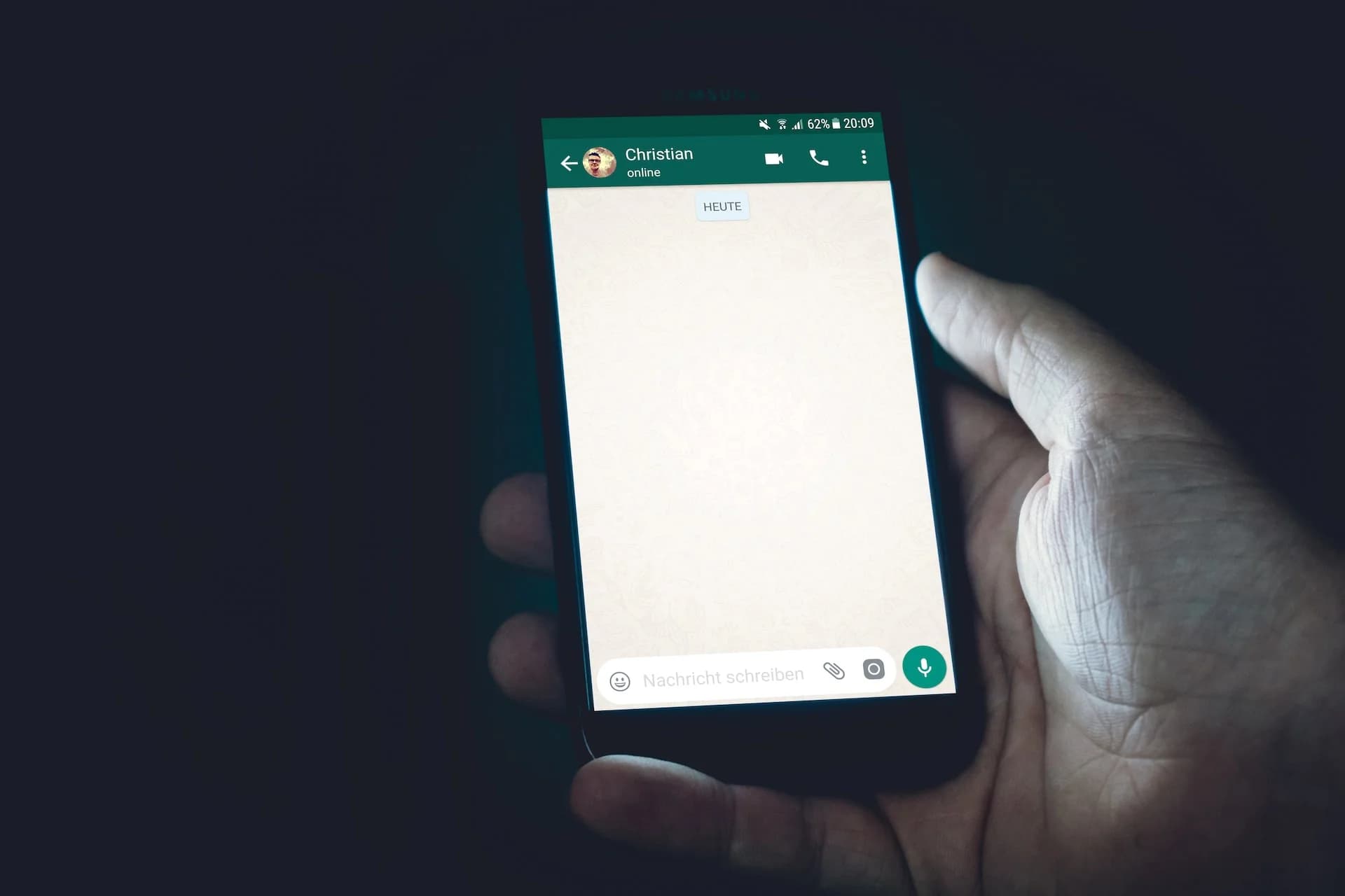 WhatsApp activa la «Privacidad avanzada de chat» para evitar que compartan tus conversaciones sin permiso