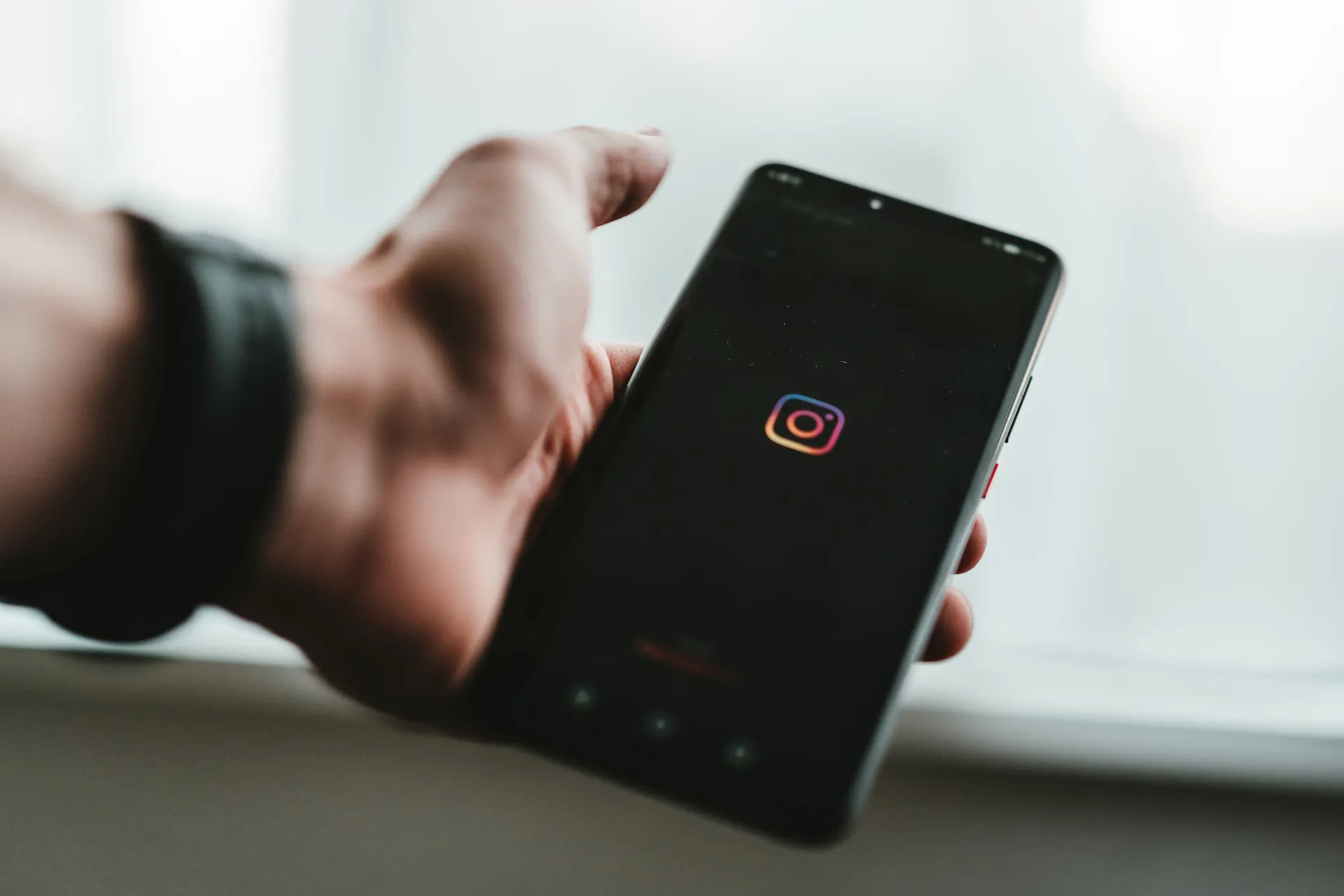 Instagram trabaja en una función para crear stickers desde tus fotos