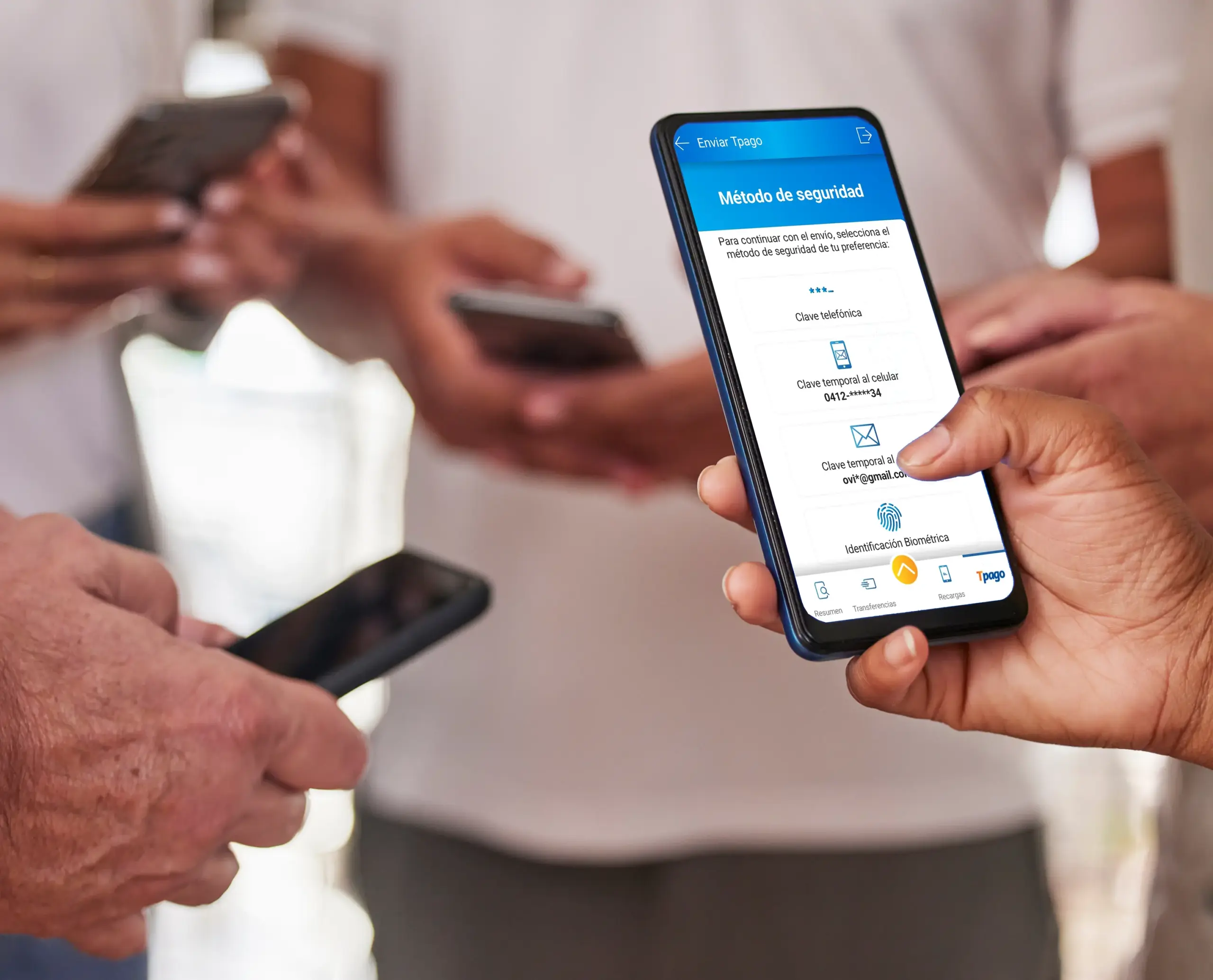 Mercantil optimiza sus aplicaciones móviles para personas y empresas